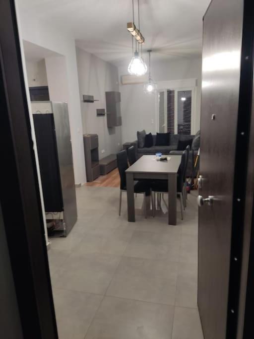 Σπιτι Ιδανικο Για 4 Ατομα Στον Αγ. Νικολαο Αττικησ Appartement Athene Buitenkant foto